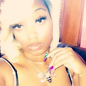 Meet your Posher, Armisha